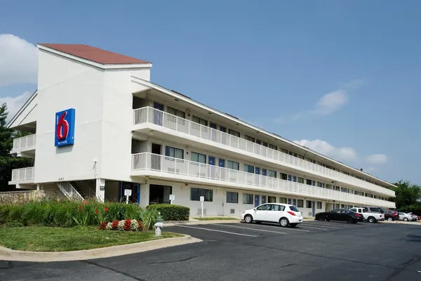 Photo 1 - Motel 6 Gaithersburg, DC - Washington