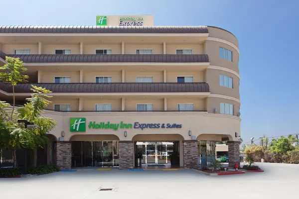 Photo 1 - Holiday Inn Express & Suites Pasadena - Los Angeles