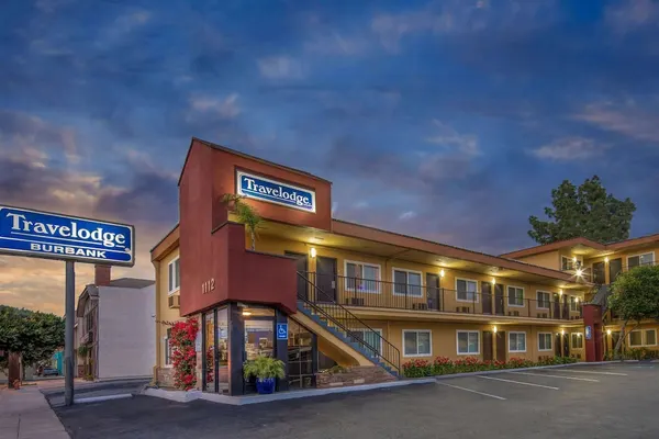 Photo 1 - Travelodge by Wyndham Burbank-Glendale