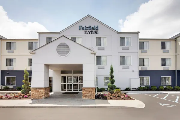 Photo 1 - Fairfield Inn and Suites by Marriott Indianapolis Airport