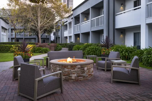 Photo 1 - Courtyard by Marriott San Mateo Foster City