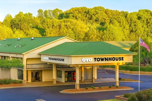 Photo 1 - Townhouse Winston Salem - University