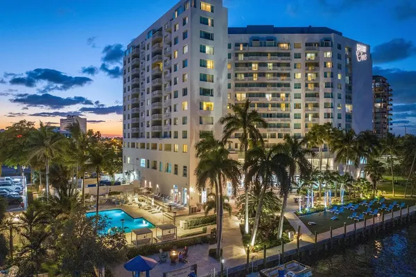 Photo 1 - GALLERYone- A DoubleTree Suites by Hilton Hotel