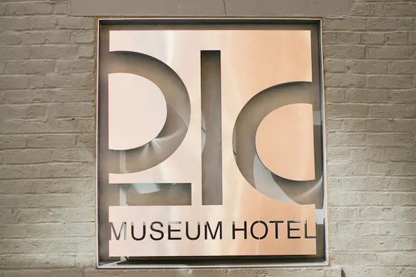 Photo 1 - 21c Museum Hotel Chicago