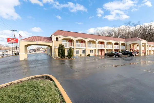 Photo 1 - Econo Lodge Huntington - Barboursville University Area