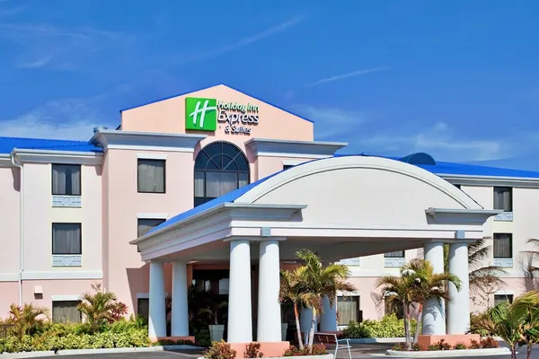 Photo 1 - Holiday Inn Express Hotel & Suites Lake Okeechobee, an IHG Hotel