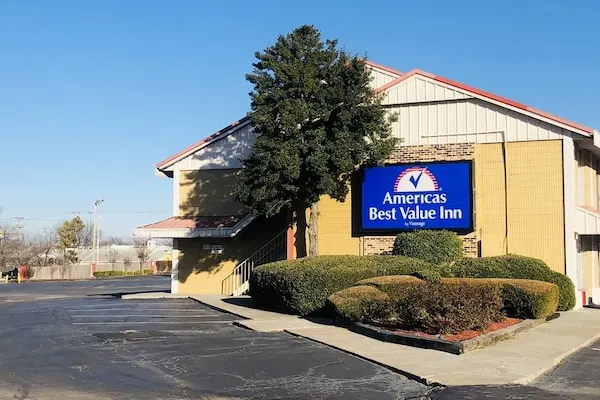 Photo 1 - Americas Best Value Inn Tulsa at I-44
