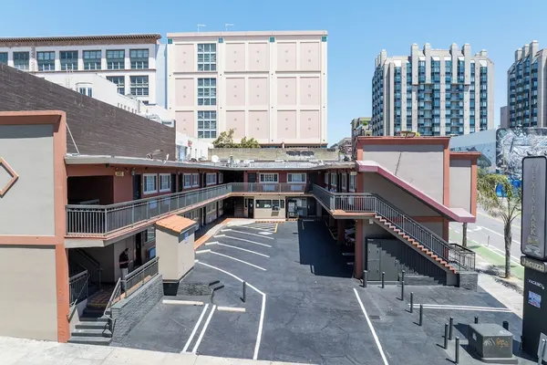 Photo 1 - Alexis Park Hotel