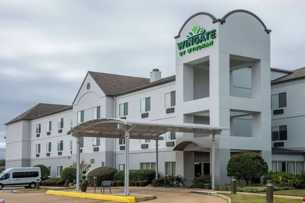 Photo 1 - Wingate by Wyndham Shreveport Airport