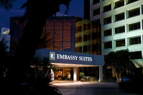 Photo 1 - Embassy Suites by Hilton Palm Beach Gardens PGA Boulevard