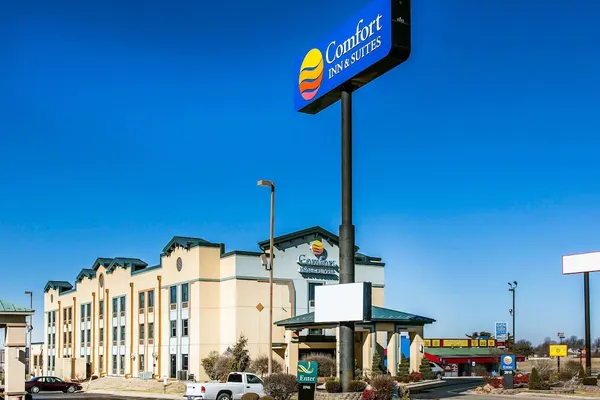 Photo 1 - Comfort Inn & Suites Springfield I-44