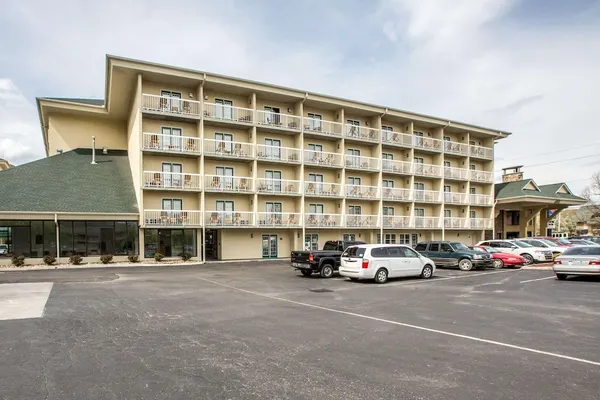 Photo 1 - Comfort Inn & Suites At Dollywood Lane