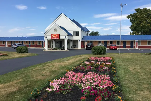 Photo 1 - Econo Lodge Mechanicsburg