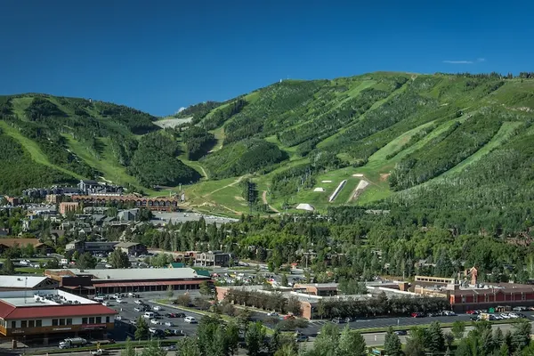 Photo 1 - DoubleTree by Hilton Hotel Park City - The Yarrow