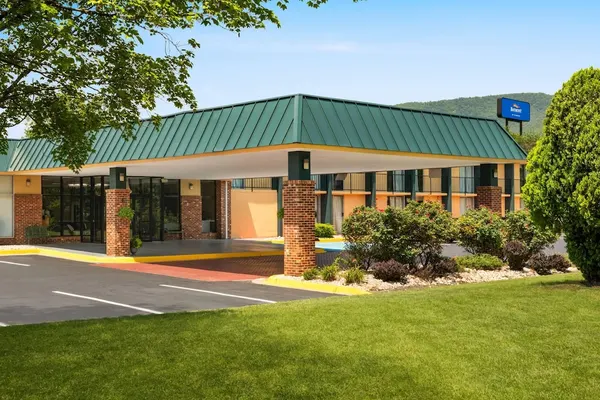 Photo 1 - Baymont by Wyndham Salem Roanoke Area