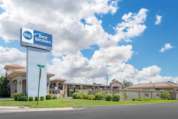 Photo 1 - Best Western El Rancho Palacio