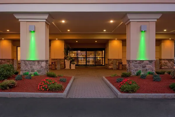 Photo 1 - Holiday Inn Hotel & Suites Boston - Peabody by IHG
