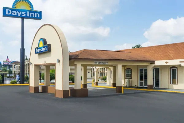 Photo 1 - Days Inn by Wyndham Statesville