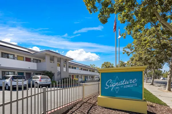 Photo 1 - Signature Inn San Jose