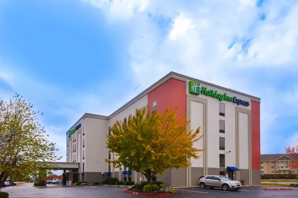 Photo 1 - Holiday Inn Express Fayetteville- Univ of AR Area, an IHG Hotel