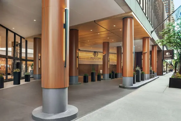 Photo 1 - DoubleTree by Hilton Chicago - Magnificent Mile
