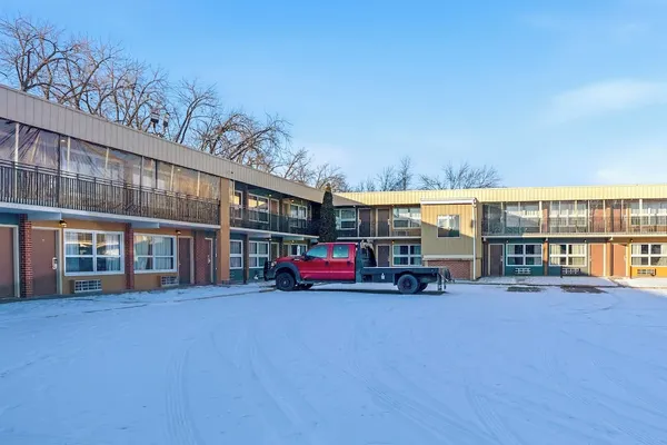 Photo 1 - Devils Lake Inn By OYO Near Devils Lake Regional Airport