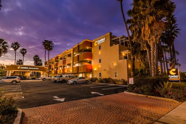 Photo 1 - Comfort Inn & Suites Huntington Beach