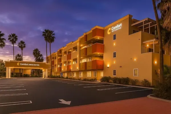 Photo 1 - Comfort Inn & Suites Huntington Beach