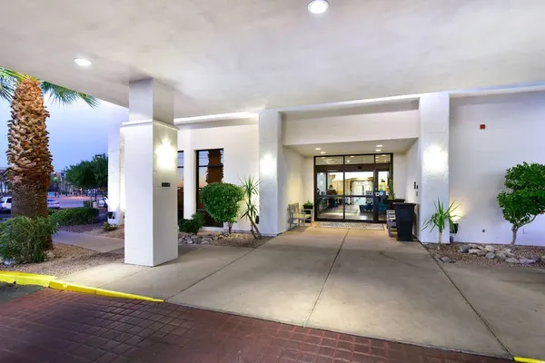 Photo 1 - Hampton Inn Tucson-Airport