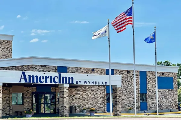 Photo 1 - AmericInn & Suites By Wyndham Baraboo Event Center