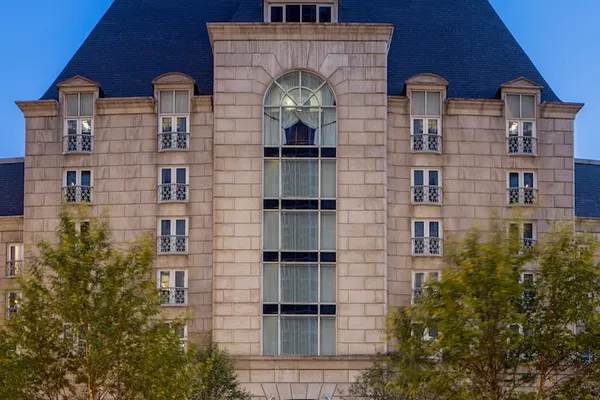 Photo 1 - Hotel Crescent Court