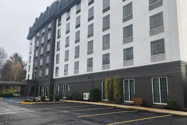 Photo 1 - Best Western Chocolate Inn at the Park