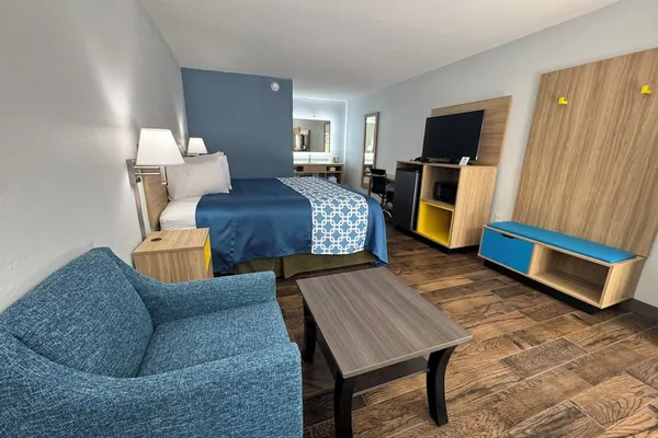 Photo 1 - Travelodge by Wyndham Gainesville