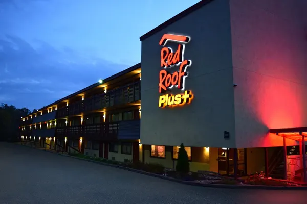 Photo 1 - Red Roof Inn PLUS+ Pittsburgh East - Monroeville