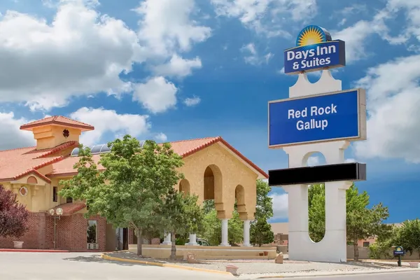 Photo 1 - Days Inn & Suites by Wyndham Red Rock-Gallup