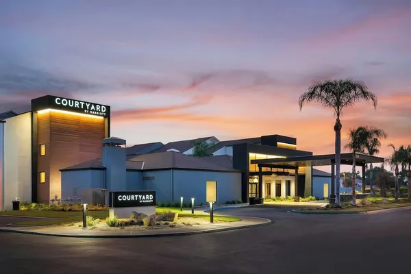 Photo 1 - Courtyard by Marriott Fresno