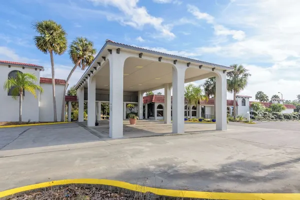 Photo 1 - Motel 6 Spring Hill, FL - Weeki Wachee