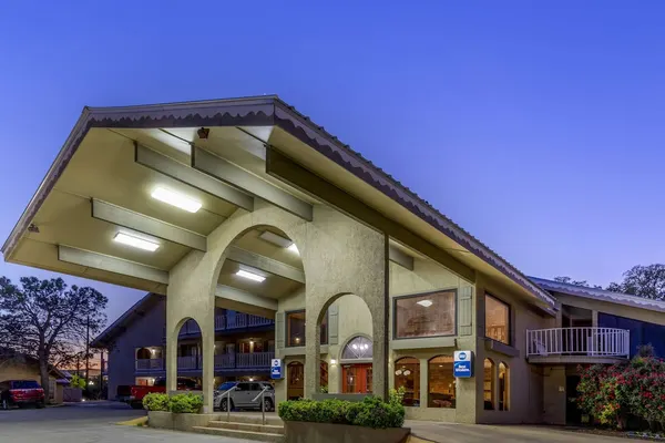 Photo 1 - Best Western Sunday House Inn