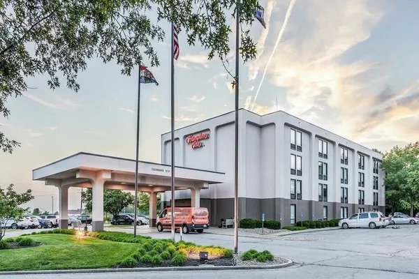 Photo 1 - Hampton Inn Kansas City-Airport