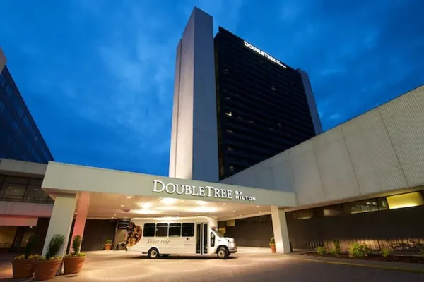 Photo 1 - Doubletree by Hilton Bloomington - Minneapolis South