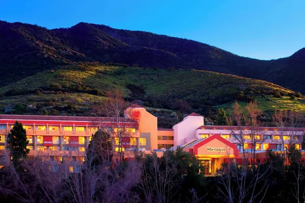 Photo 1 - Sheraton Agoura Hills Hotel