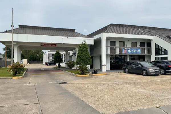 Photo 1 - Motel 6 Baton Rouge, LA - East - I-12