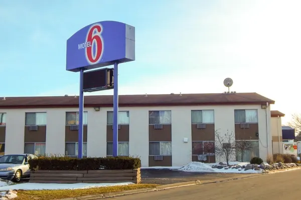 Photo 1 - Motel 6 La Crosse, WI