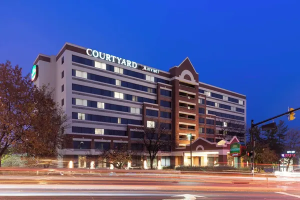 Photo 1 - Courtyard by Marriott Alexandria Old Town/Southwest