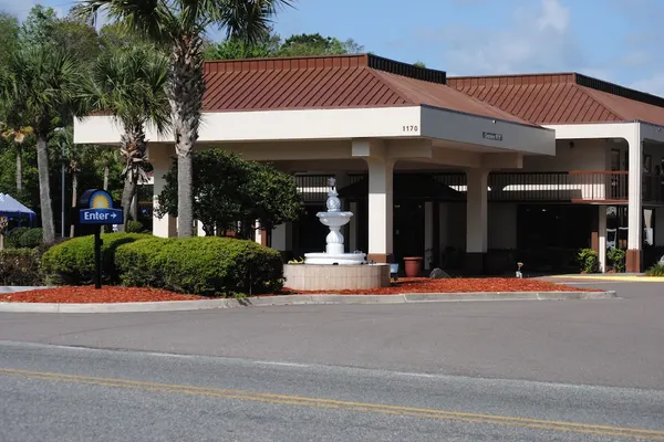 Photo 1 - Days Inn by Wyndham Jacksonville Airport