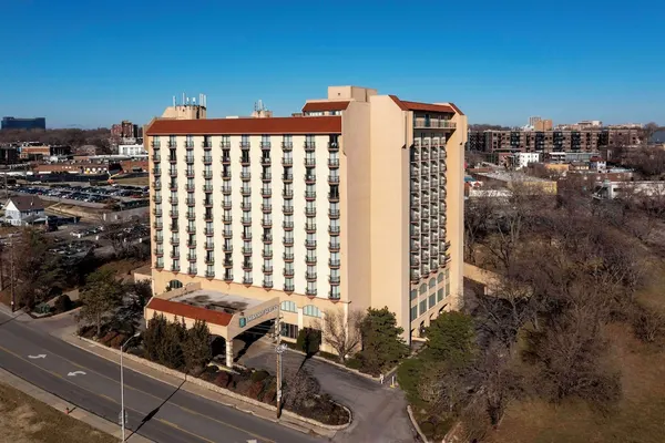 Photo 1 - Embassy Suites by Hilton Kansas City Plaza