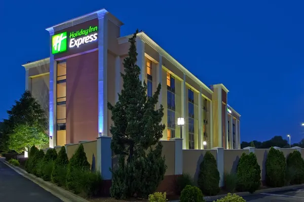 Photo 1 - Holiday Inn Express Washington DC East - Andrews AFB, an IHG Hotel