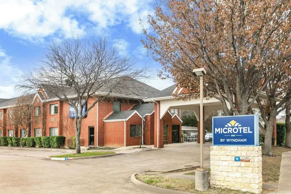 Photo 1 - Microtel Inn by Wyndham Arlington/Dallas Area