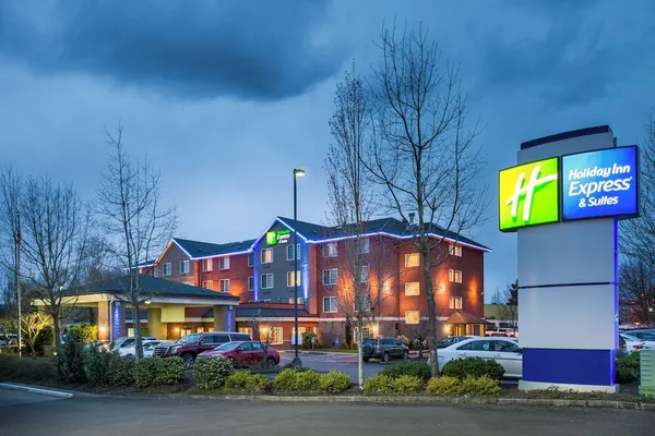 Photo 1 - Holiday Inn Express Hotel & Suites Portland-Jantzen Beach, an IHG Hotel