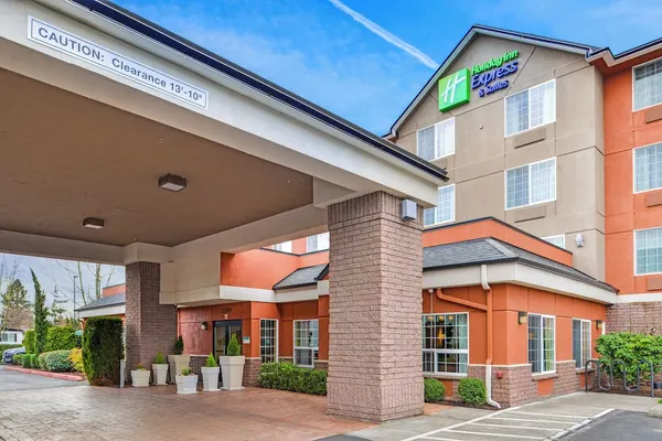 Photo 1 - Holiday Inn Express Hotel & Suites Portland-Jantzen Beach, an IHG Hotel